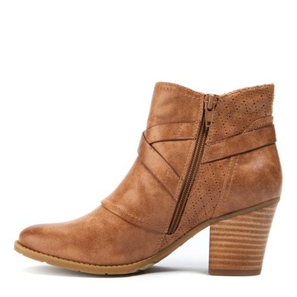 🎁 BareTraps Launa Women's Ankle Boot - Picture 2 of 7